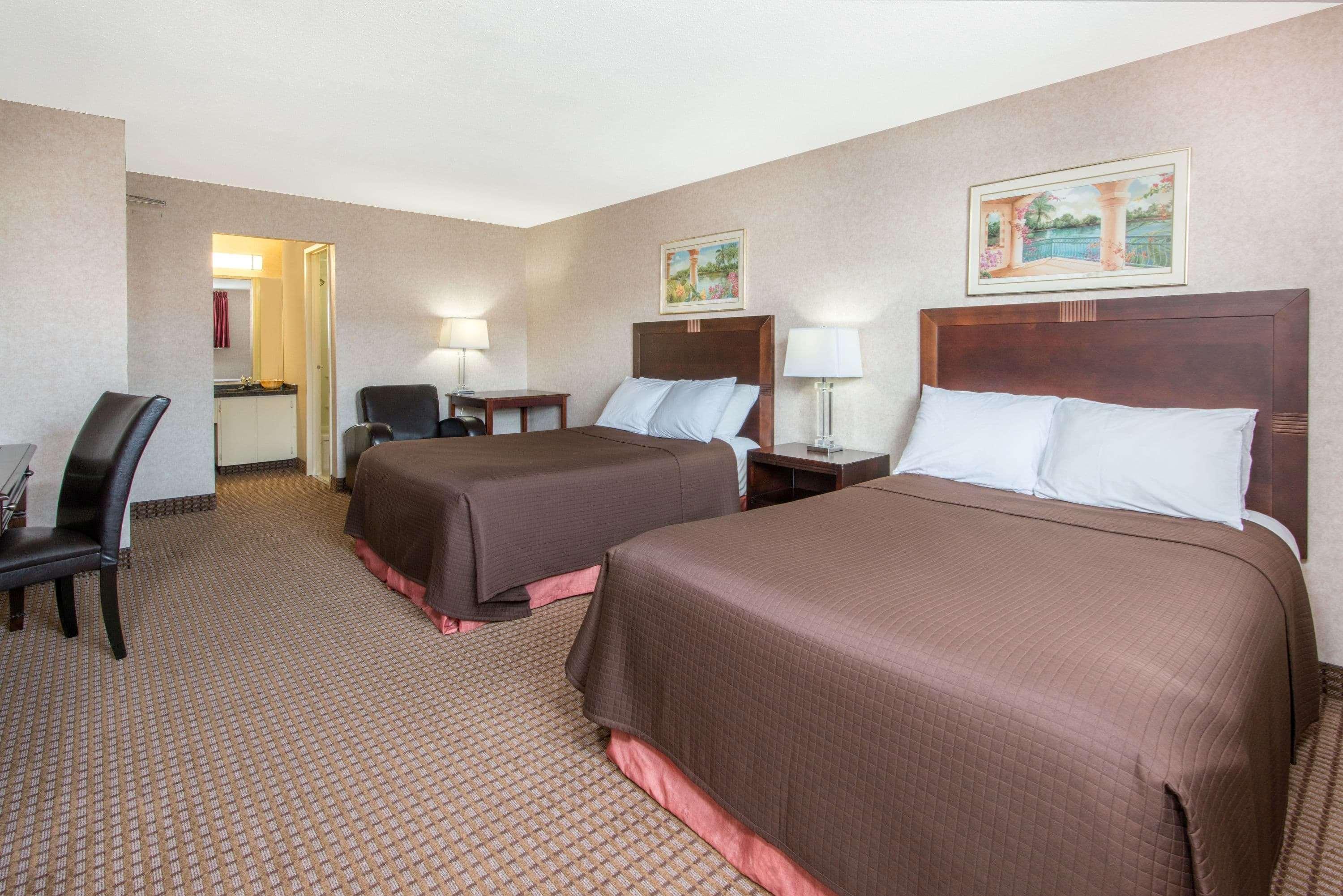 ฮาวเวิร์ด จอห์นสัน บาย วินด์แฮม เกรเวนเฮิสต์ Hotel กราเวนเฮิร์สต์ ภายนอก รูปภาพ